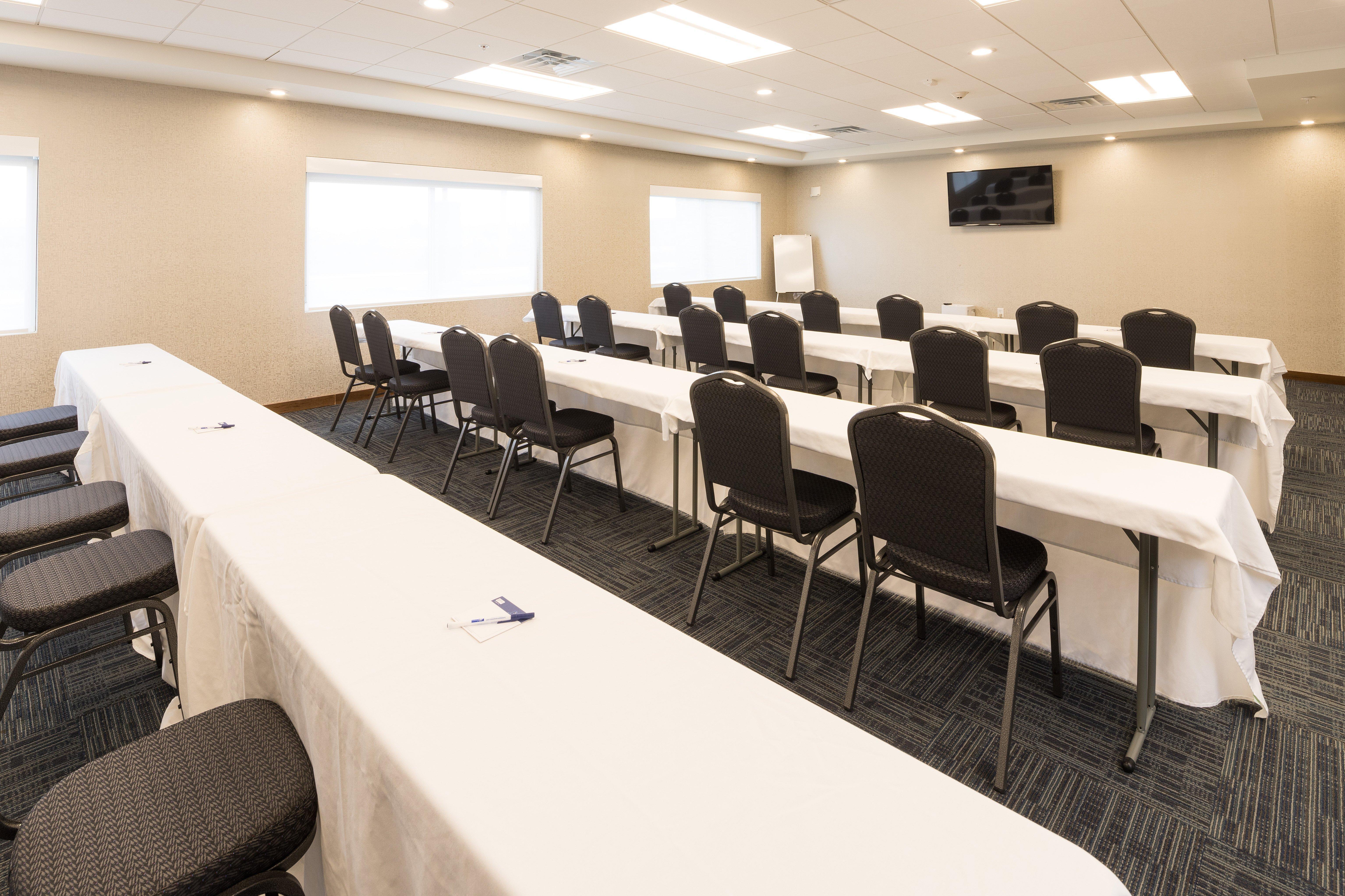 Holiday Inn Express & Suites - Auburn By Ihg Dış mekan fotoğraf