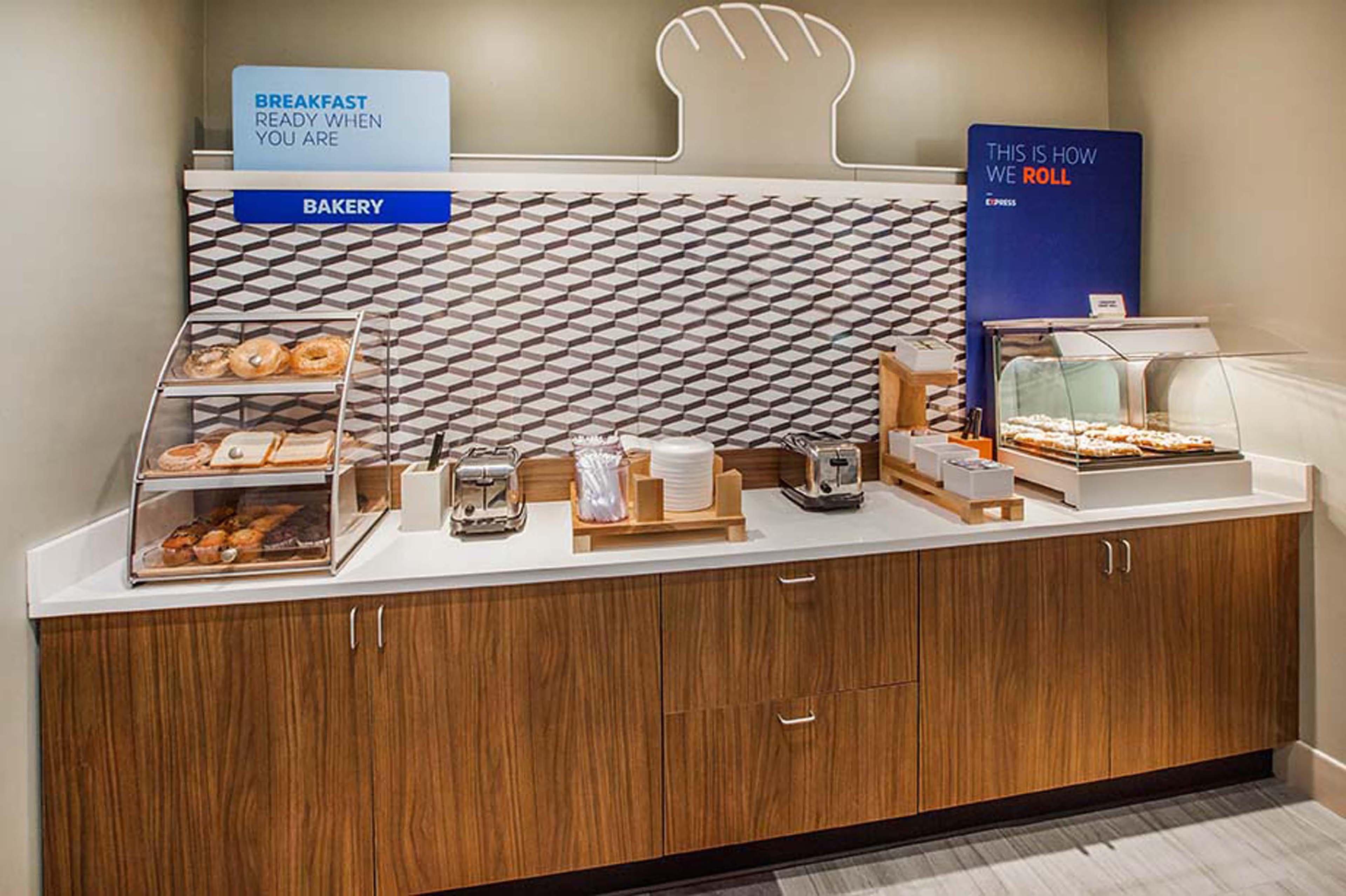 Holiday Inn Express & Suites - Auburn By Ihg Dış mekan fotoğraf