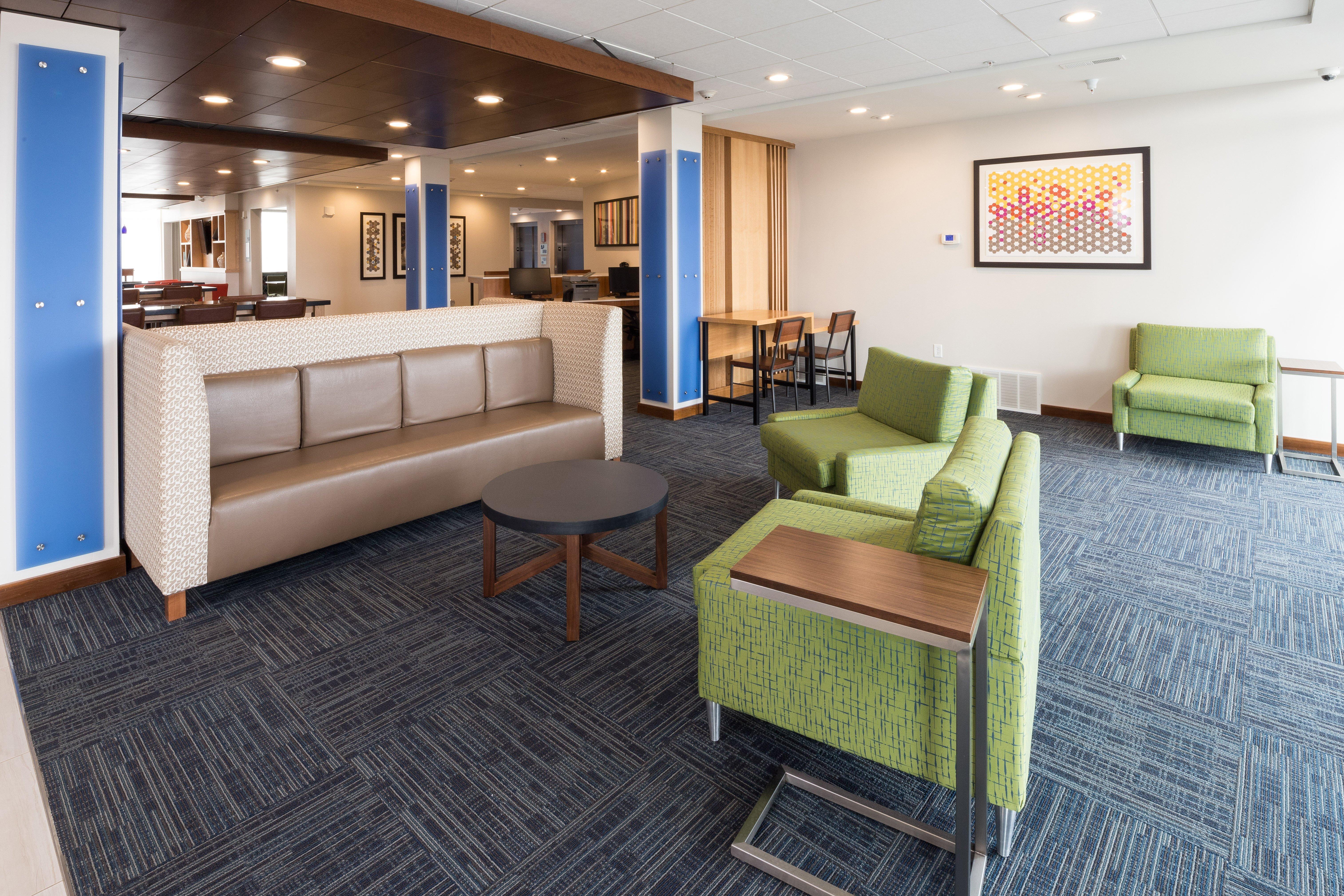 Holiday Inn Express & Suites - Auburn By Ihg Dış mekan fotoğraf